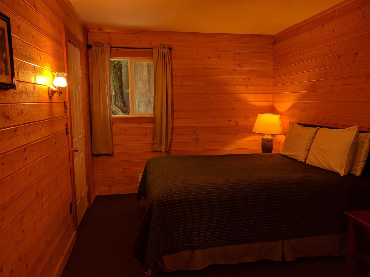 Emerald Forest Cabins Trinidad Eksteriør bilde