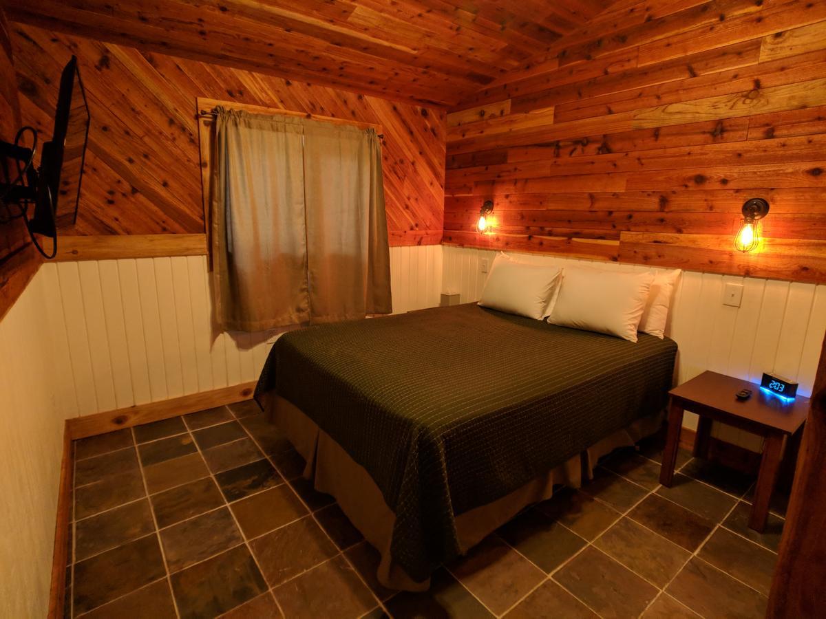 Emerald Forest Cabins Trinidad Eksteriør bilde